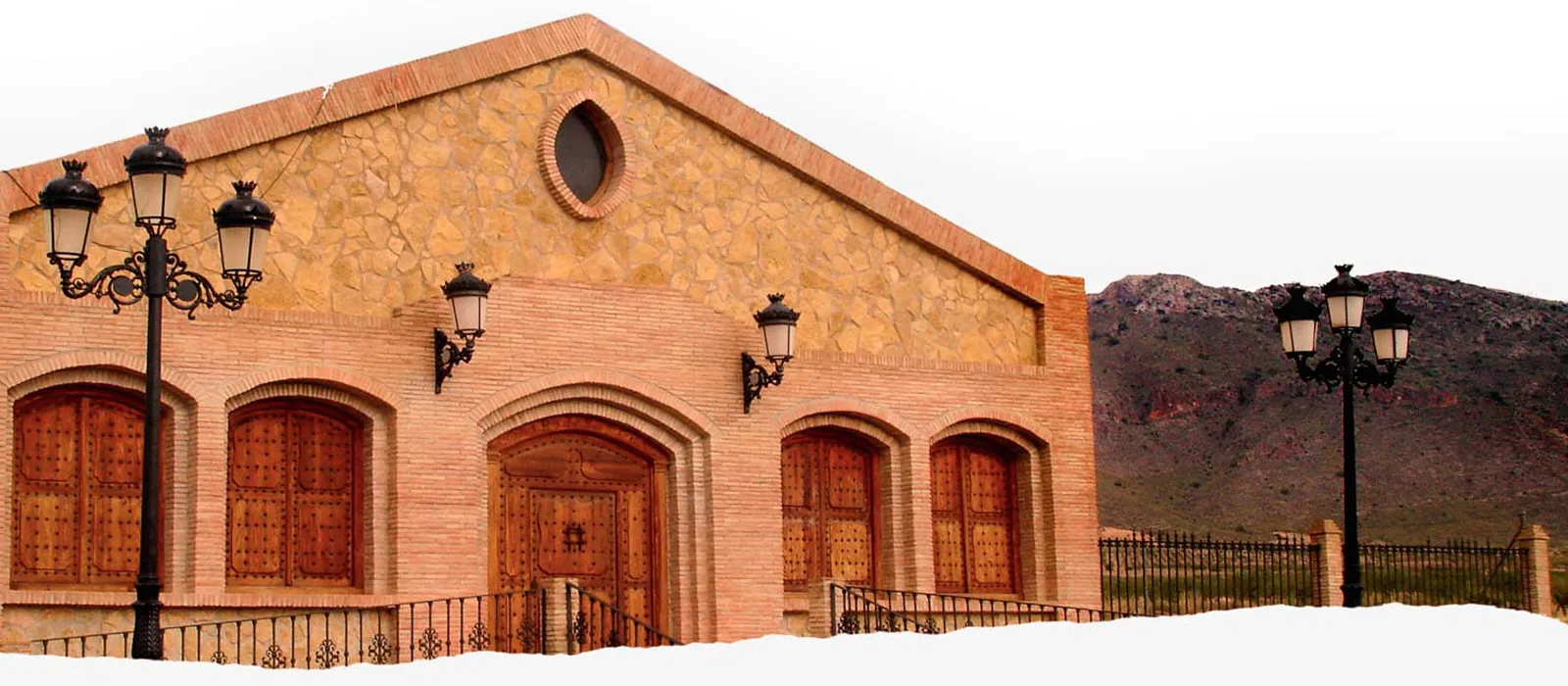 Fassade von Bodegas Delampa in Jumilla